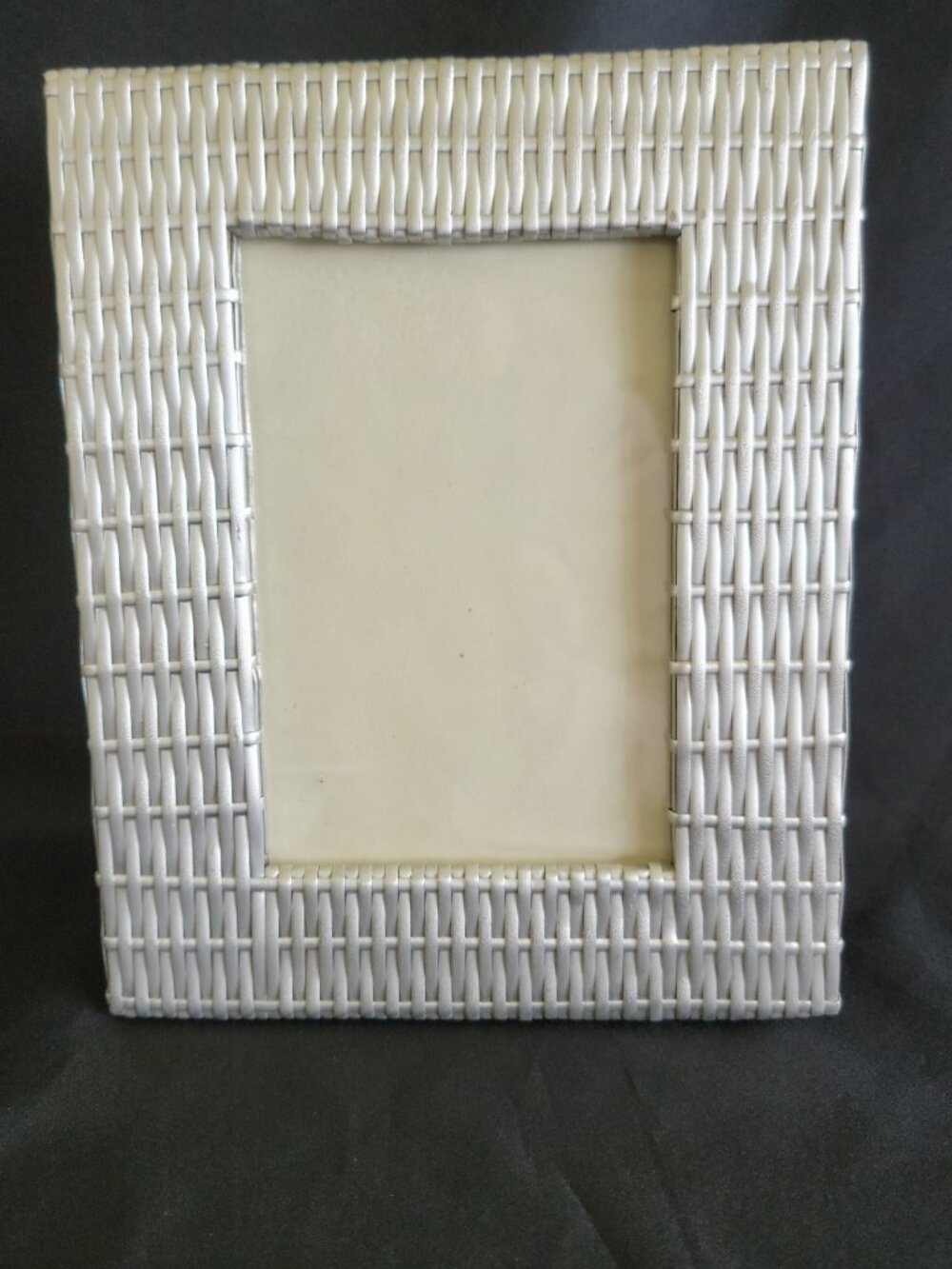 Vintage Basket Weave Metal Picture Frame 4 x 6 Photo
